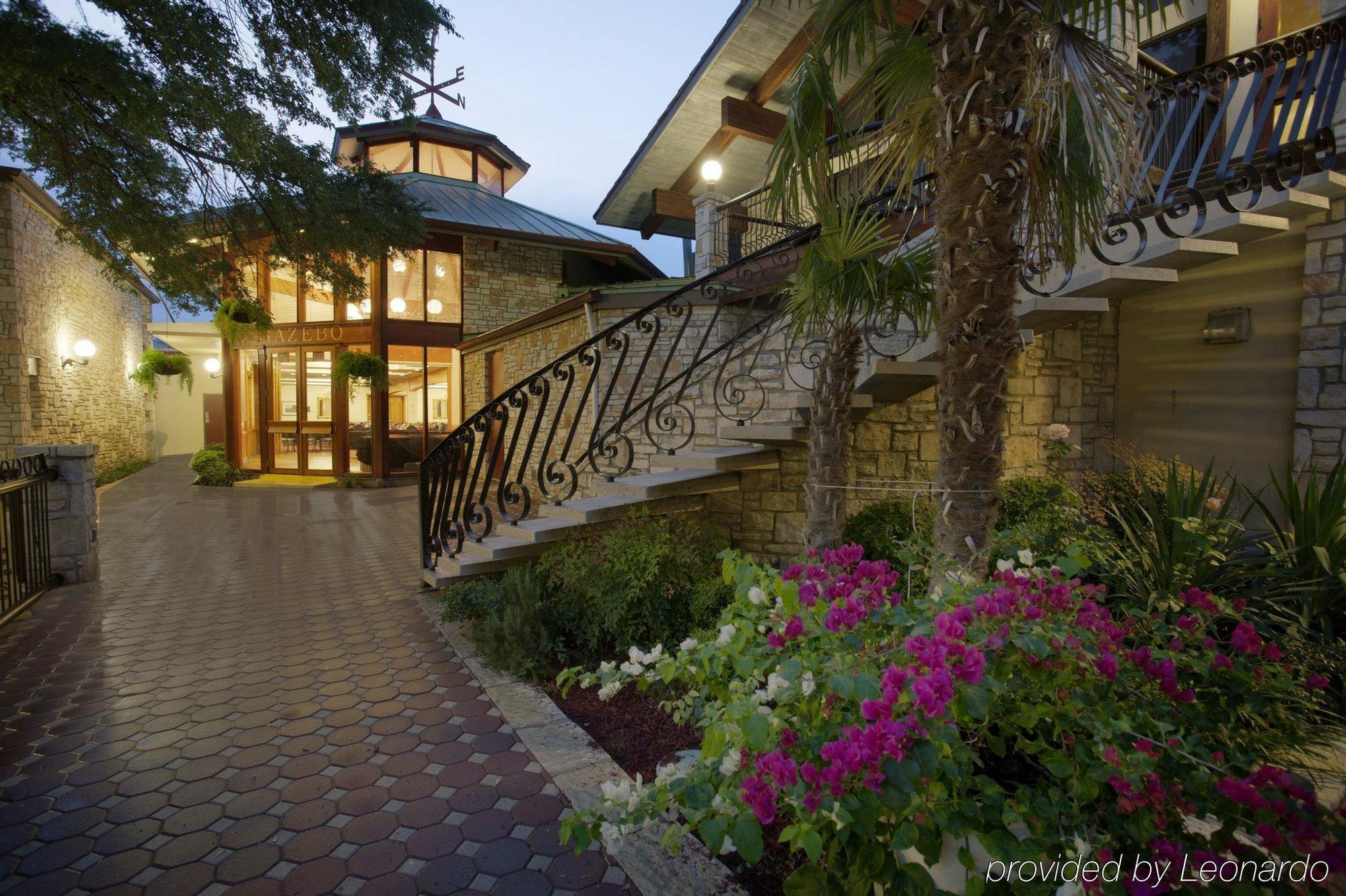Inn Of The Hills Hotel And Conference Center Kerrville Exterior photo