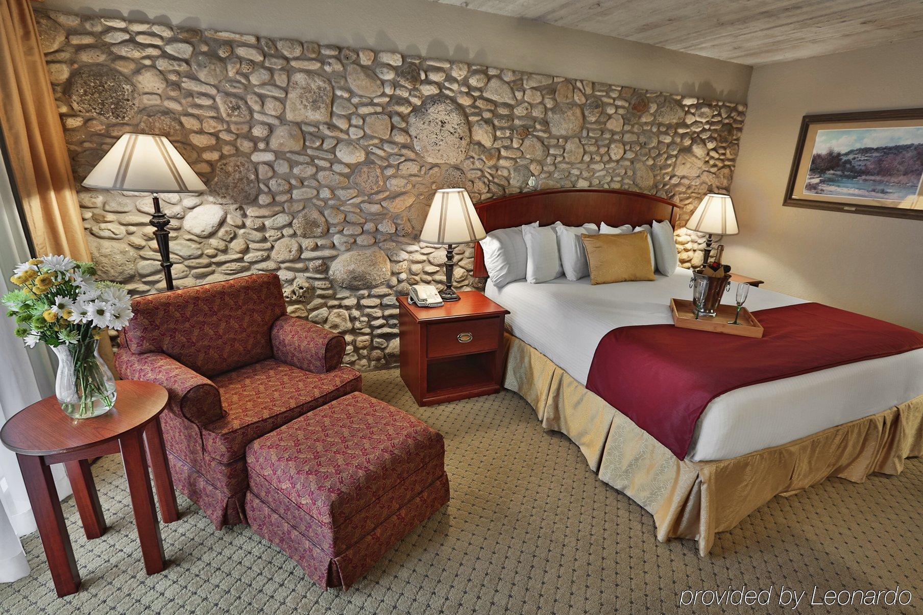 Inn Of The Hills Hotel And Conference Center Kerrville Exterior photo