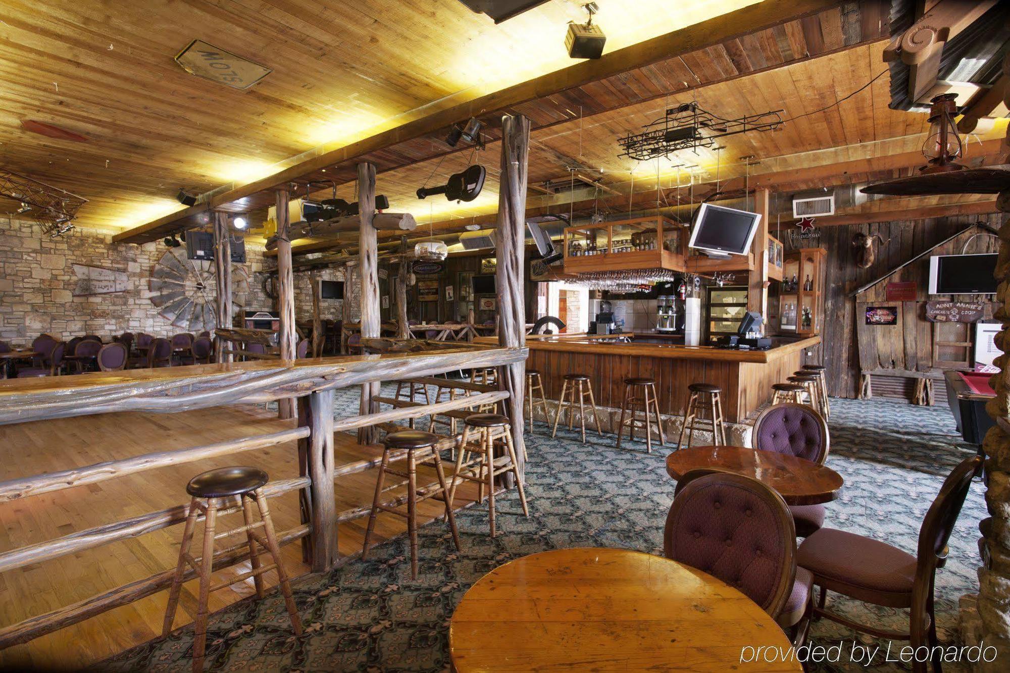 Inn Of The Hills Hotel And Conference Center Kerrville Restaurant photo