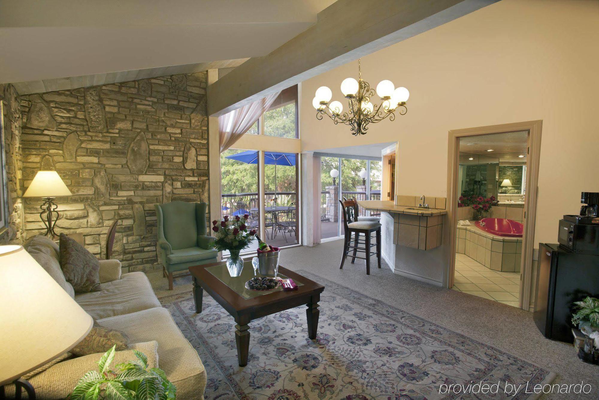 Inn Of The Hills Hotel And Conference Center Kerrville Room photo