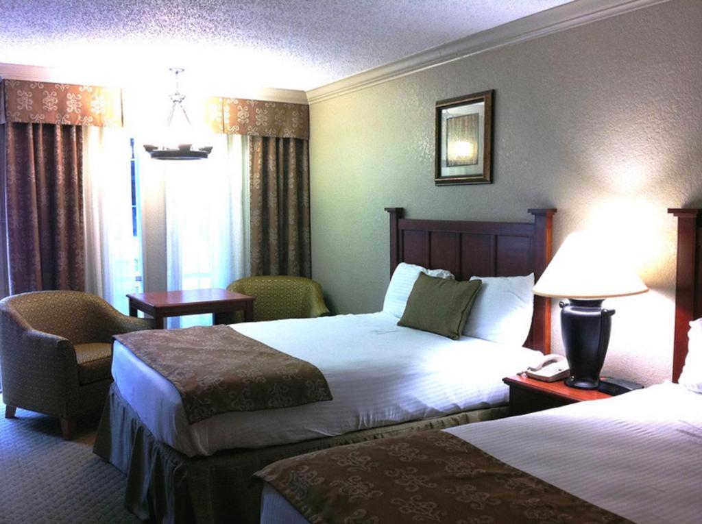 Inn Of The Hills Hotel And Conference Center Kerrville Room photo