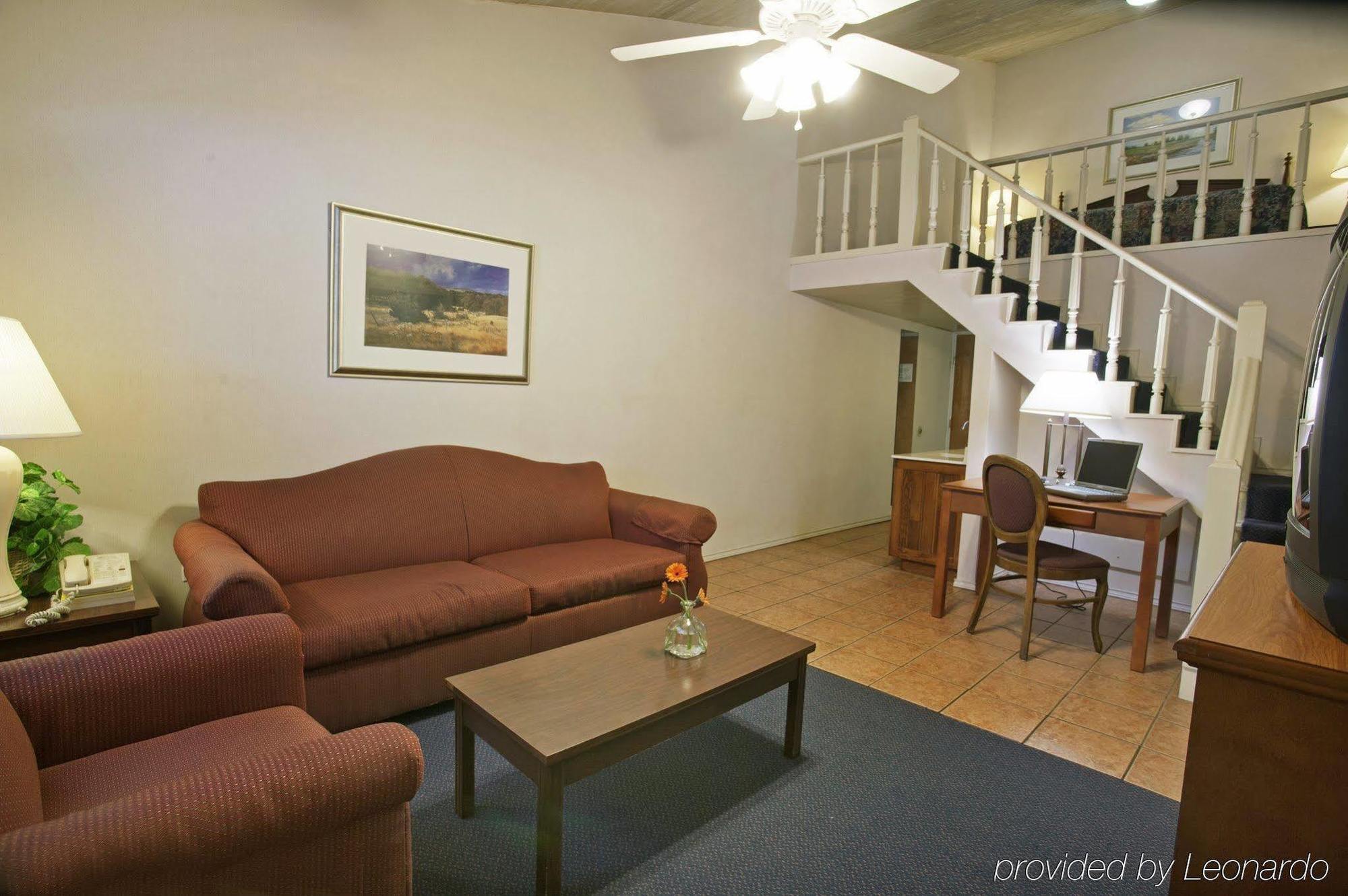 Inn Of The Hills Hotel And Conference Center Kerrville Room photo