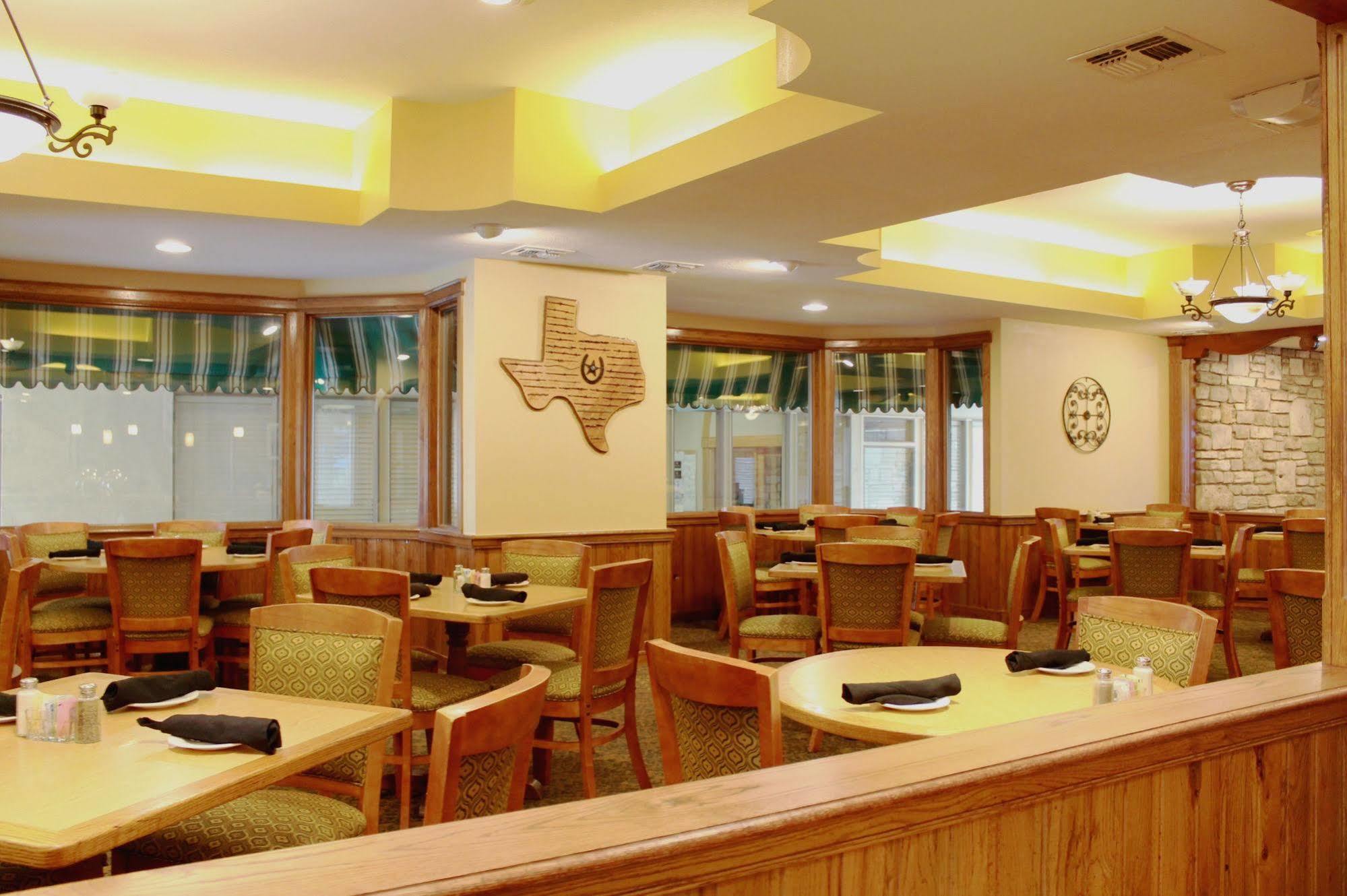 Inn Of The Hills Hotel And Conference Center Kerrville Exterior photo